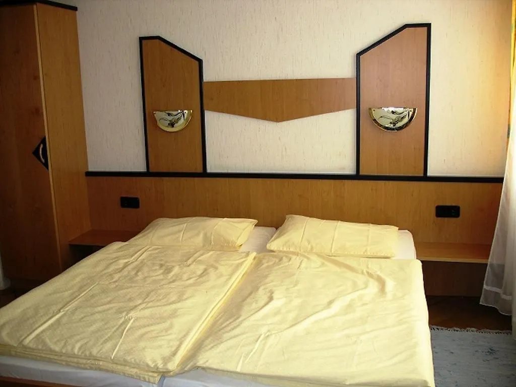 Hotel-Restaurant Fritz Matauschek Vienna 2*,